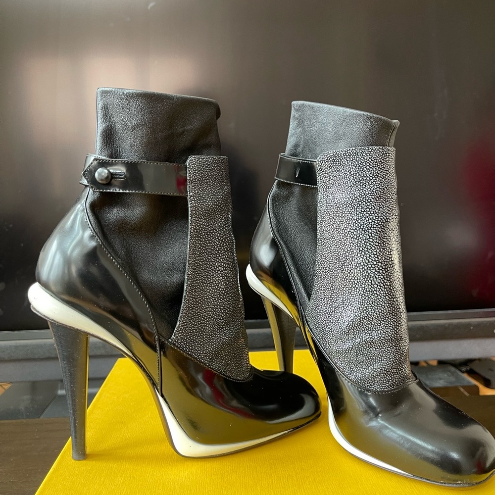 Fendi Tronchetto Boots
